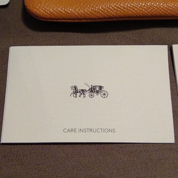 Coach wristlet - Picture 3 of 6